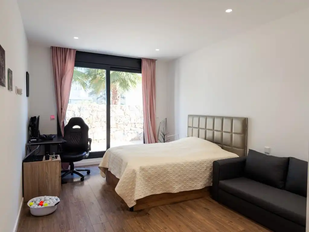 House with pool for sale in Avenida de las Colinas, imagen 24