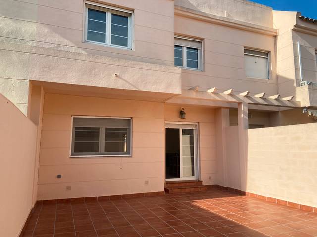 Casa adosada en Venta en Calle Barrón en Valdelagrana
