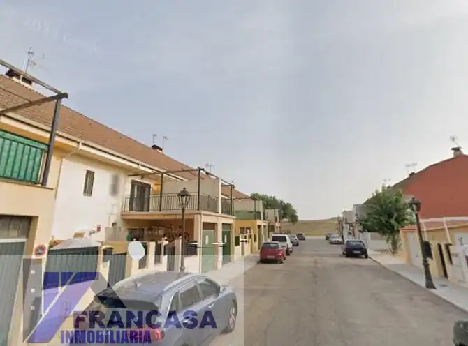 House for sale in Yuncler