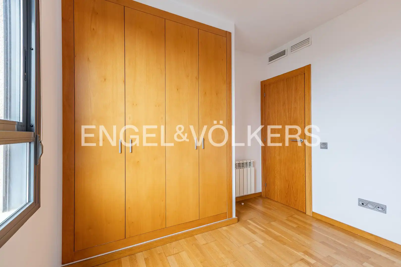 Habitación de Piso en venta en Sabadell con Aire acondicionado, Calefacción y Jardín privado