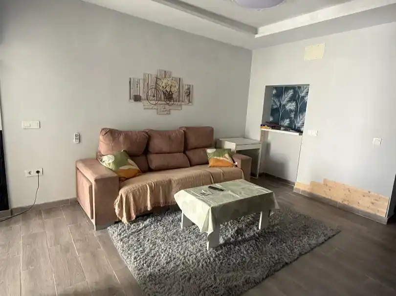 Sala d'estar de Apartament de lloguer en Los Barrios amb Balcó