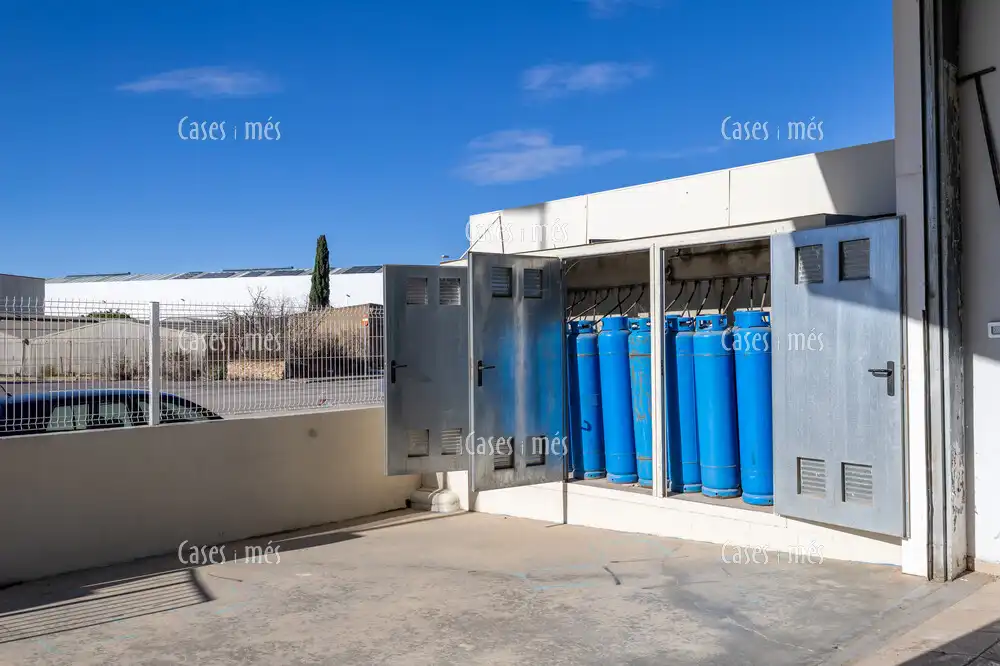 Exterior view of Industrial buildings for sale in Náquera