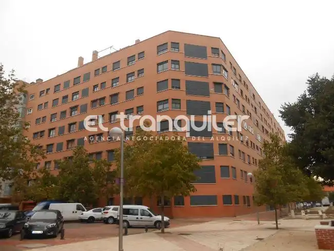 Vista exterior de Àtic de lloguer en Madrid amb Aire condicionat, Terrassa i Traster