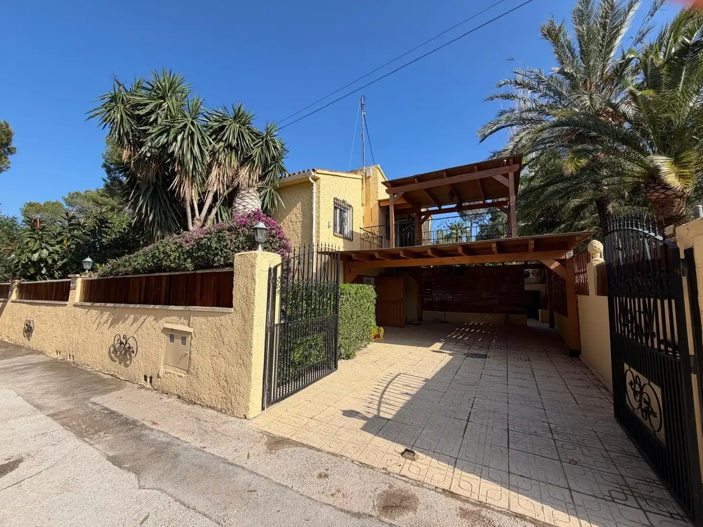 Vista exterior de Casa o chalet de alquiler en L'Alfàs del Pi con Aire acondicionado, Piscina y Jacuzzi