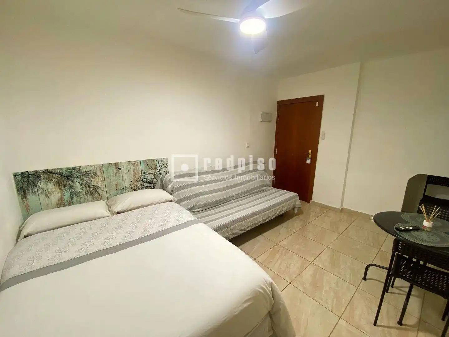 Habitación de Estudio de alquiler en Málaga con Calefacción, Terraza y Amueblado