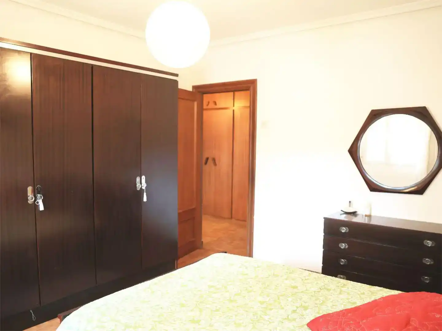 Dormitori de Casa adosada en venda en Miranda de Ebro amb Jardí privat, Parquet i Traster