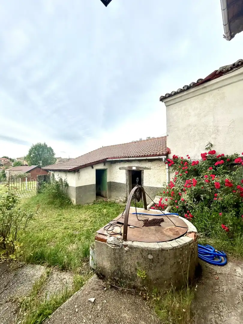 Vista exterior de Finca rústica en venta en Riello con Calefacción