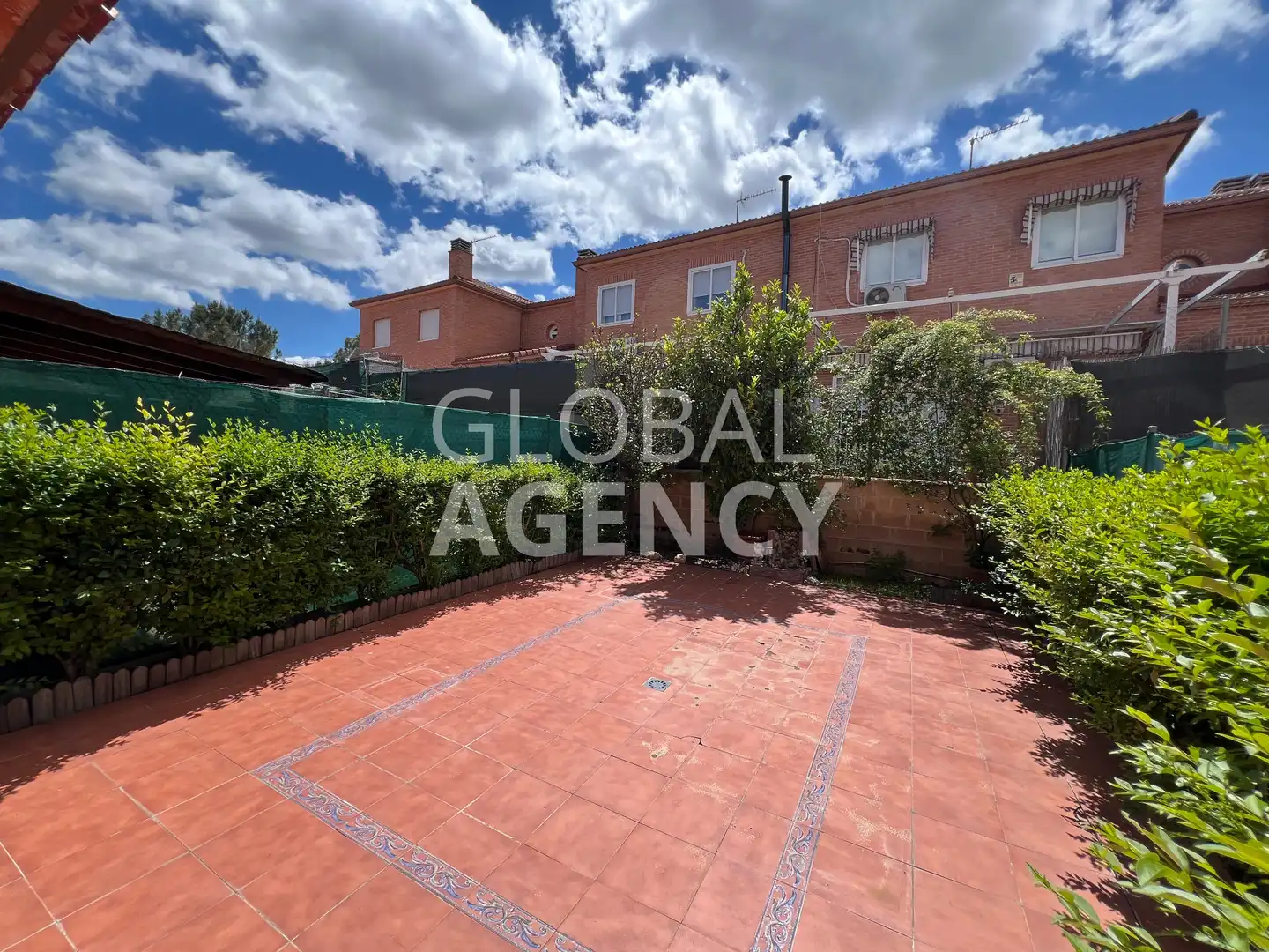 Jardín de Casa adosada en venta en Torrejón del Rey con Calefacción, Jardín privado y Horno