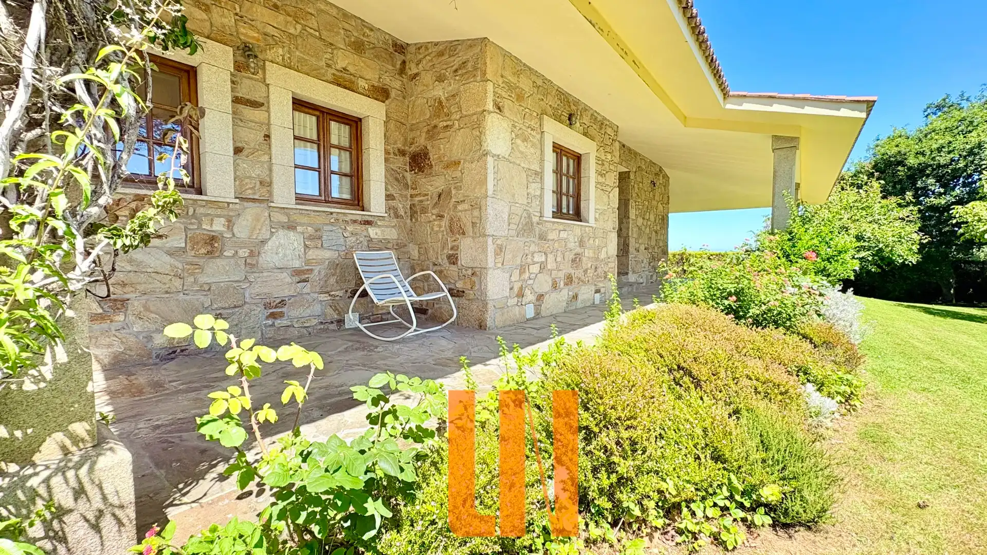 Vista exterior de Finca rústica en venta en Oleiros con Calefacción, Jardín privado y Parquet