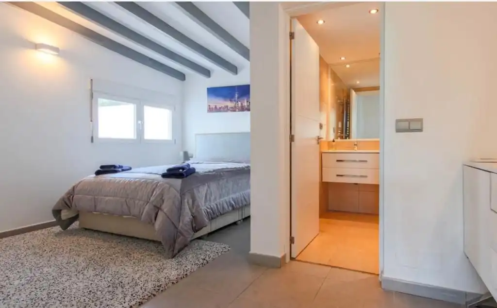 Habitación de Casa o chalet de alquiler en Estepona con Aire acondicionado, Jardín privado y Piscina