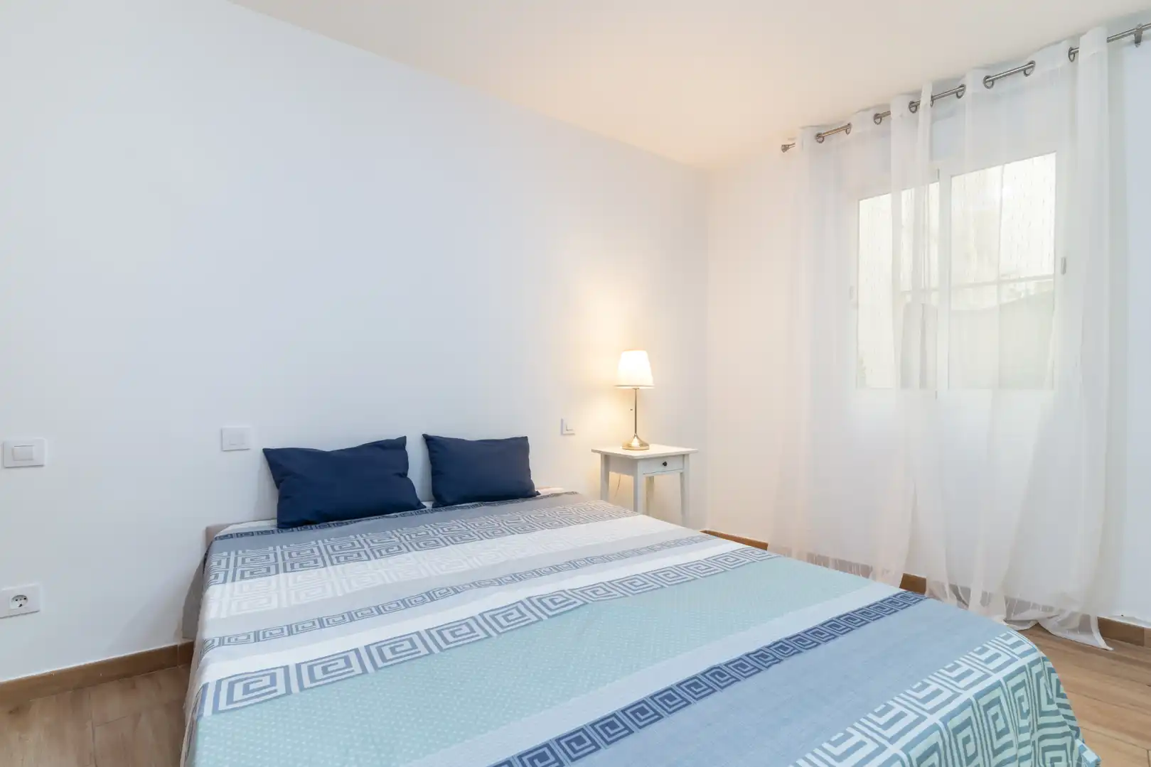 Dormitori de Apartament en venda en Madrid amb Aire condicionat, Calefacció i Moblat