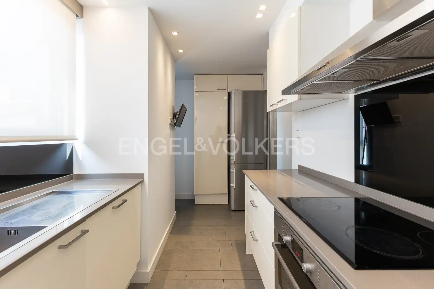 Wohnung zur Miete in Calle Isabel de Villena, La Malva-rosa