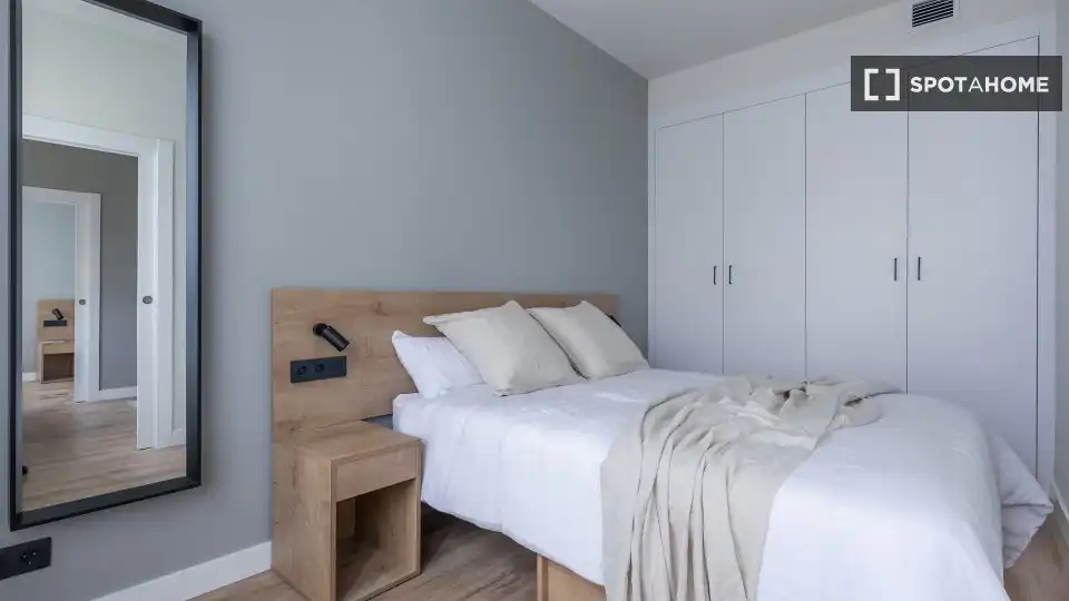 Bedroom of Flat for rent in Tres Cantos  with Air Conditioner, Heating and Furnished