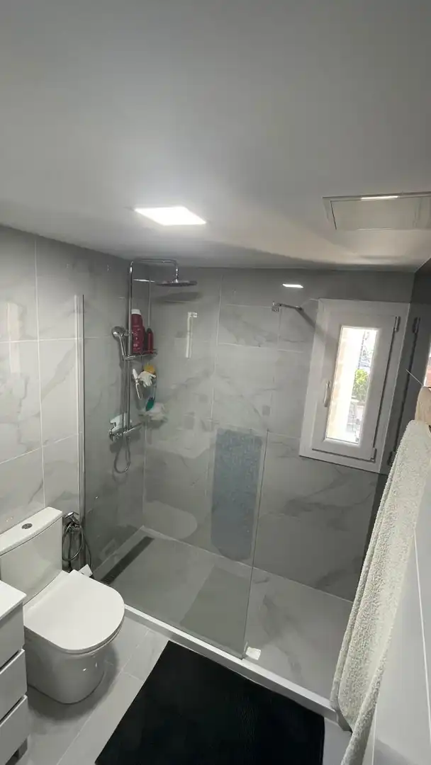 Bathroom of Apartments for sale in Benidorm  with Air Conditioner, Heating and Private garden