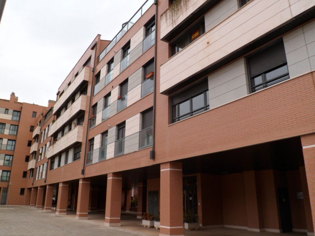 Exterior view of Apartment for sale in Valladolid Capital  with Heating, Terrace and Storage room