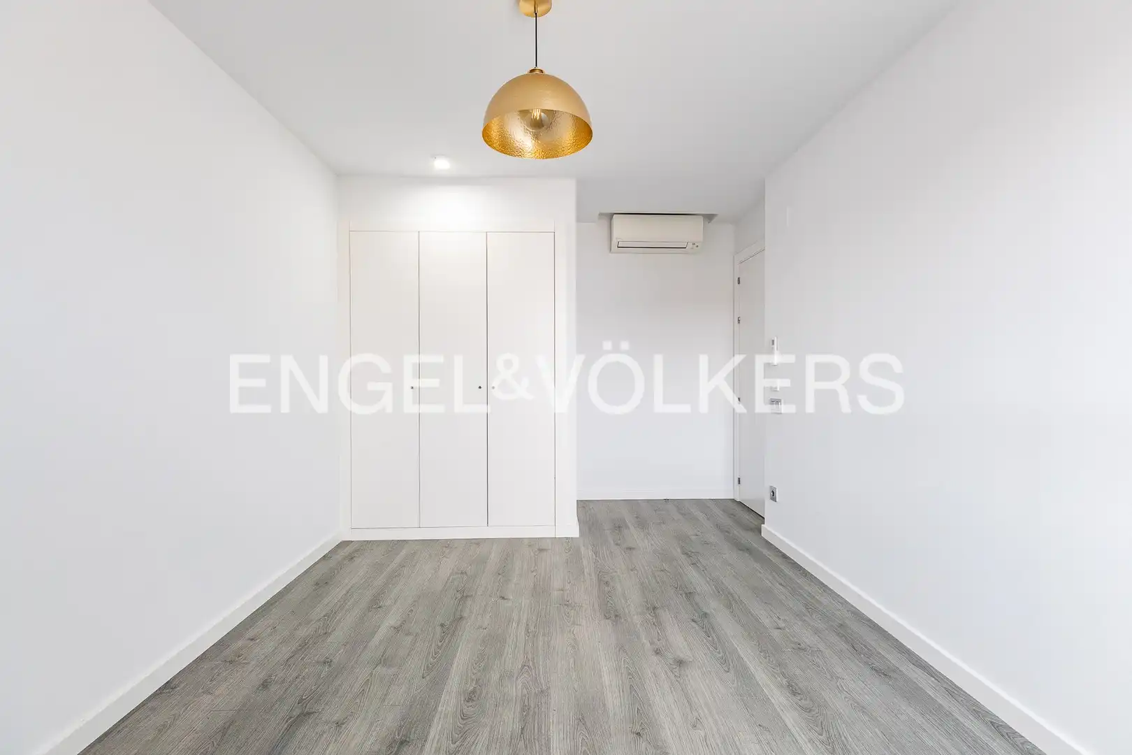 Bedroom of Attic for sale in Sabadell  with Air Conditioner, Heating and Parquet flooring