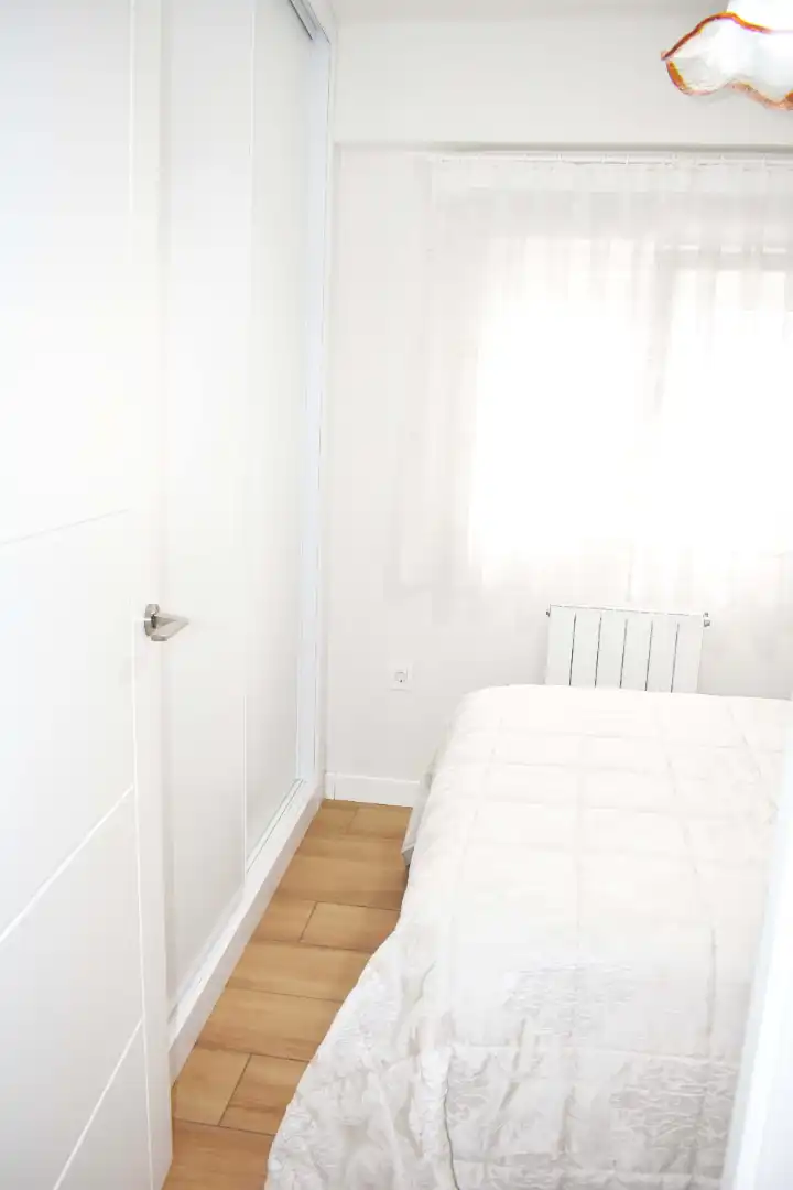 Bedroom of Flat for rent in Granada  with Air Conditioner, Heating and Furnished