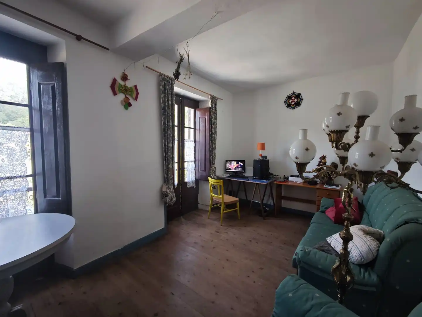 Sala d'estar de Casa o xalet en venda en Llanes amb Calefacció