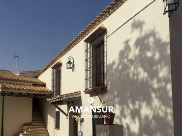 Casa rústica con balcón en venta en N/A