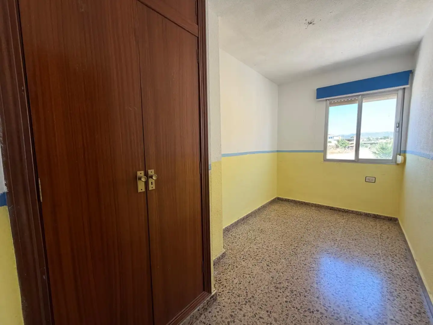 Dormitori de Casa adosada en venda en Casinos amb Terrassa, Traster i Balcó