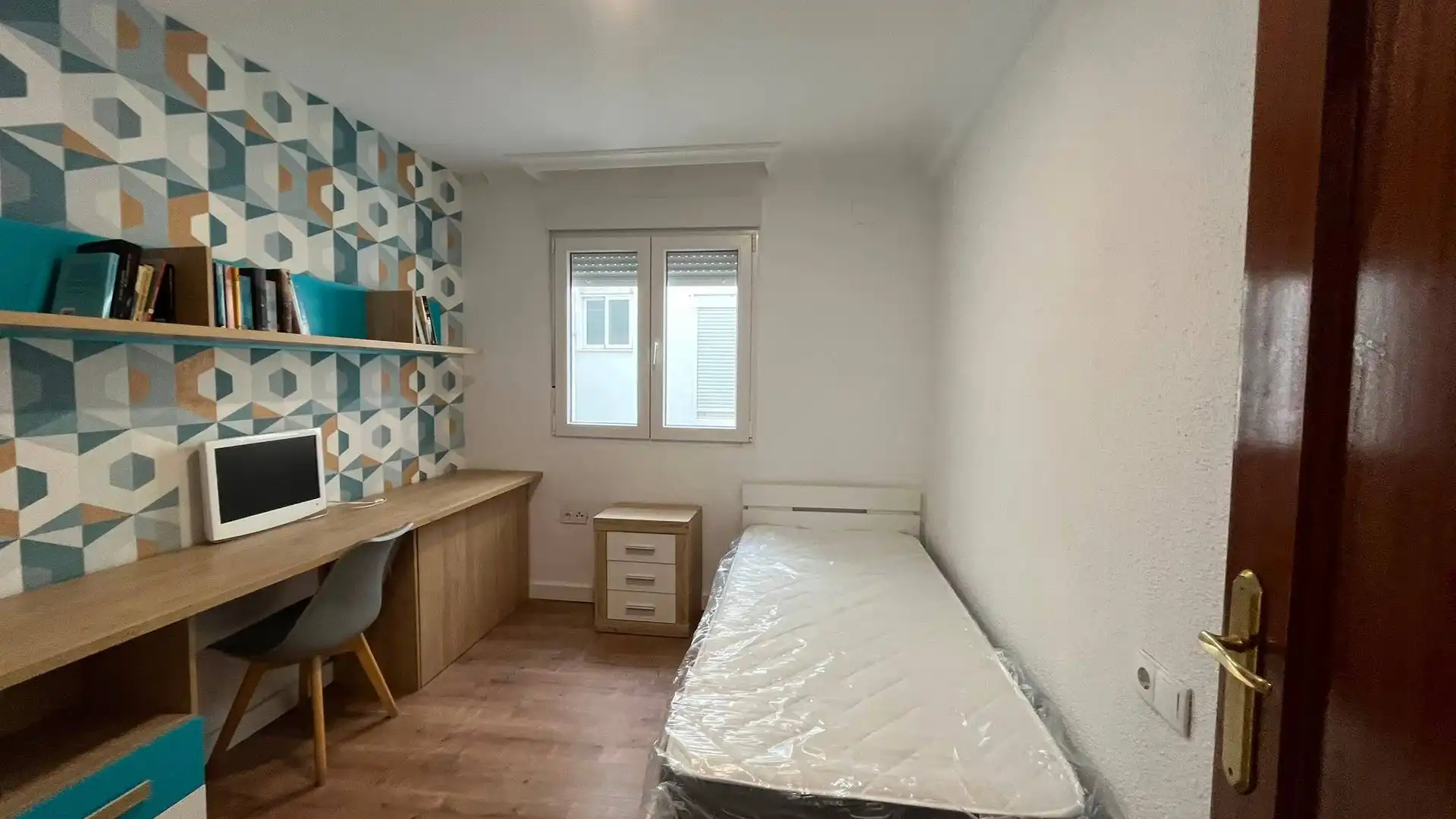 Room in Carrer Mare de Deu dels desamparats, Centro