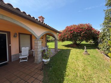 Xalet amb balcó en venda a Lugar Pentanes