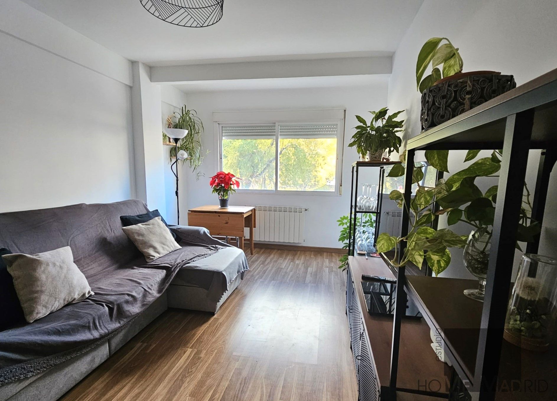 Living room of Flat for sale in  Madrid Capital  with Heating and Terrace