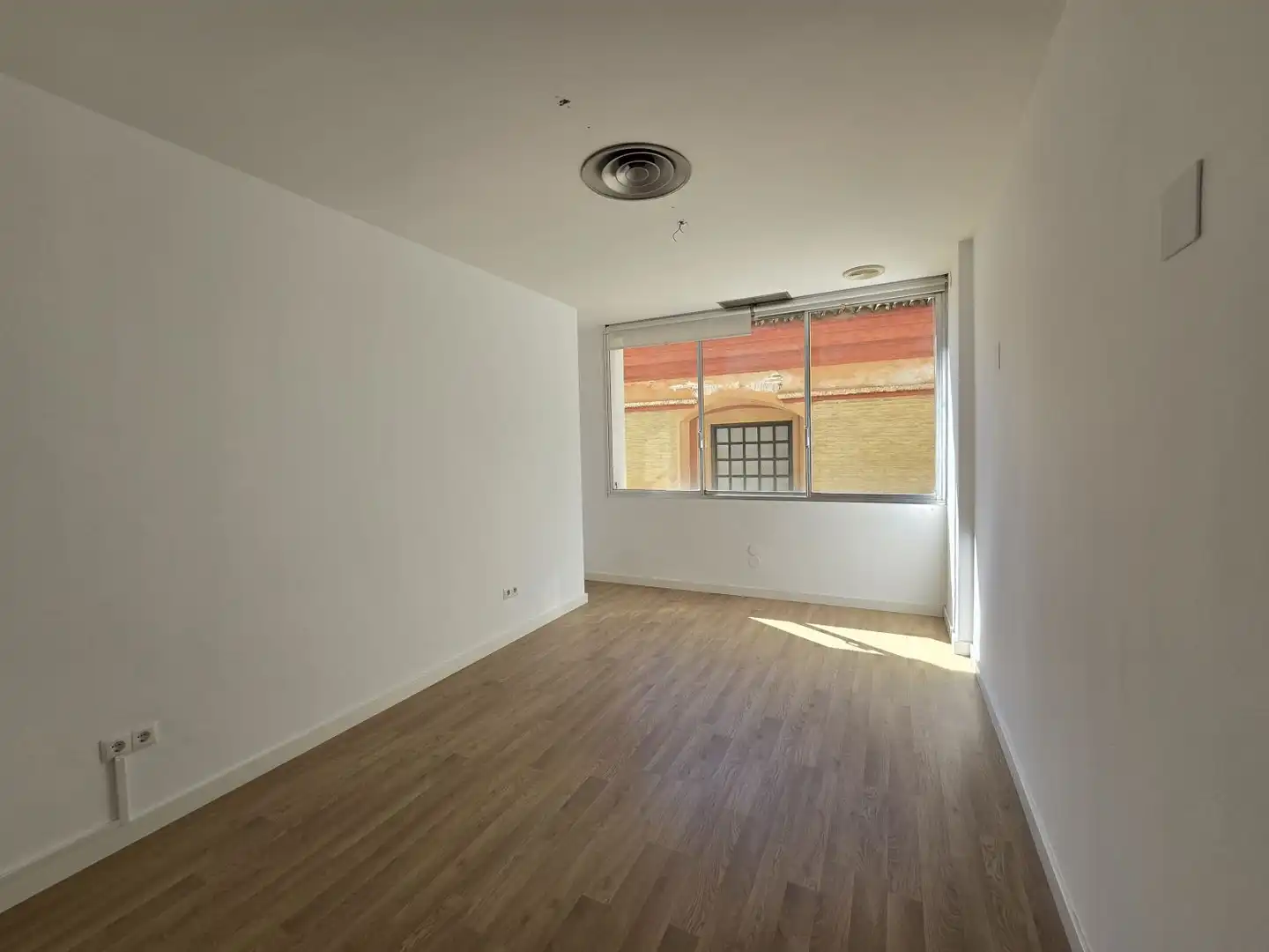 Bedroom of Office for sale in Málaga  with Air Conditioner