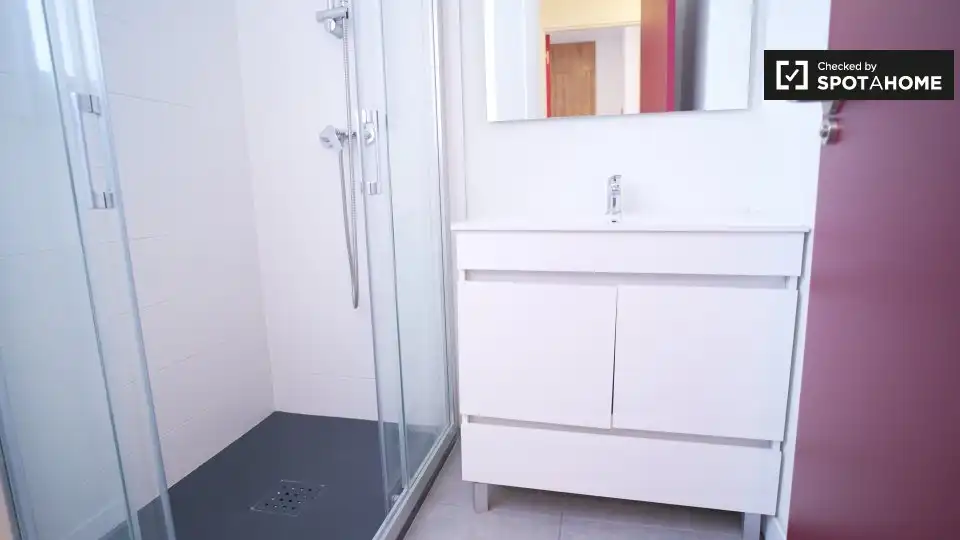 Room in Triana Oeste