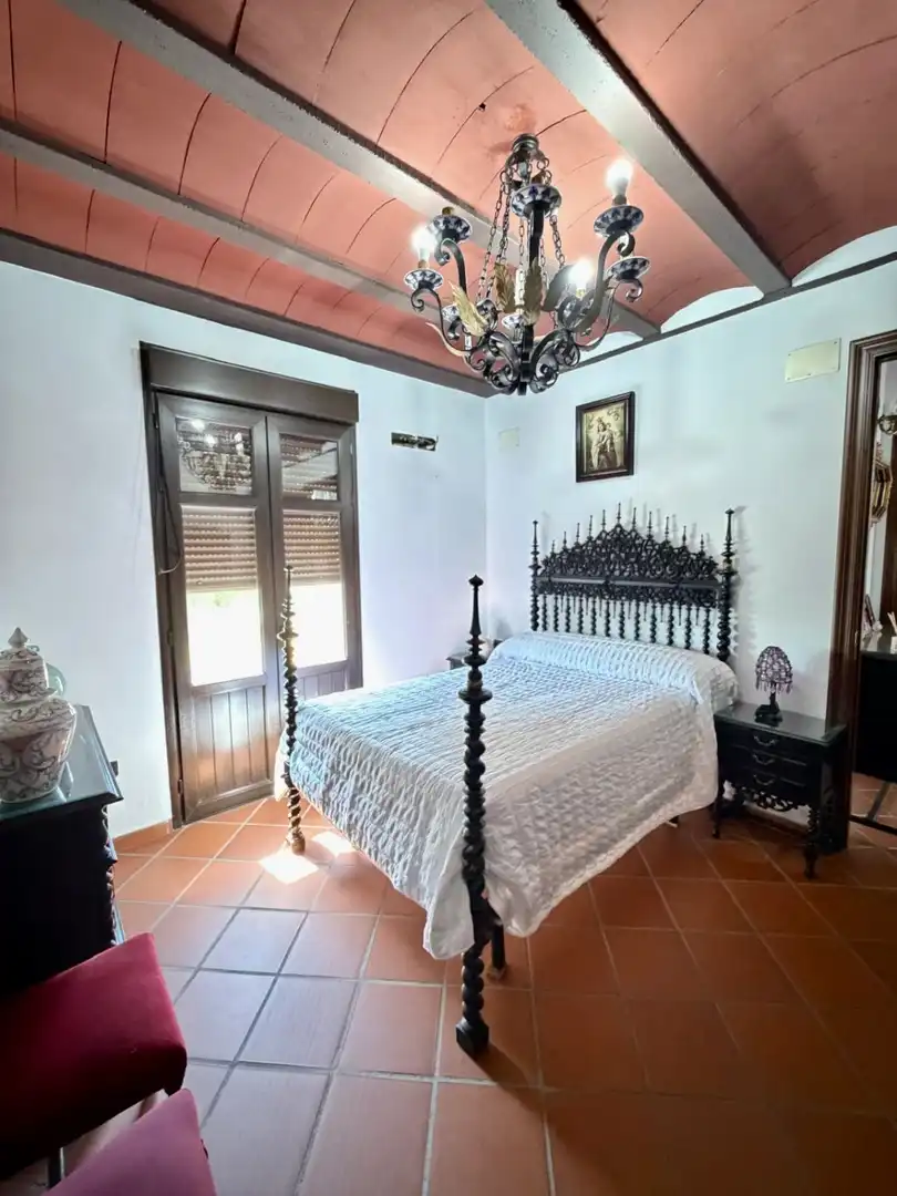 Dormitori de Casa o xalet en venda en Sanlúcar la Mayor amb Calefacció i Terrassa
