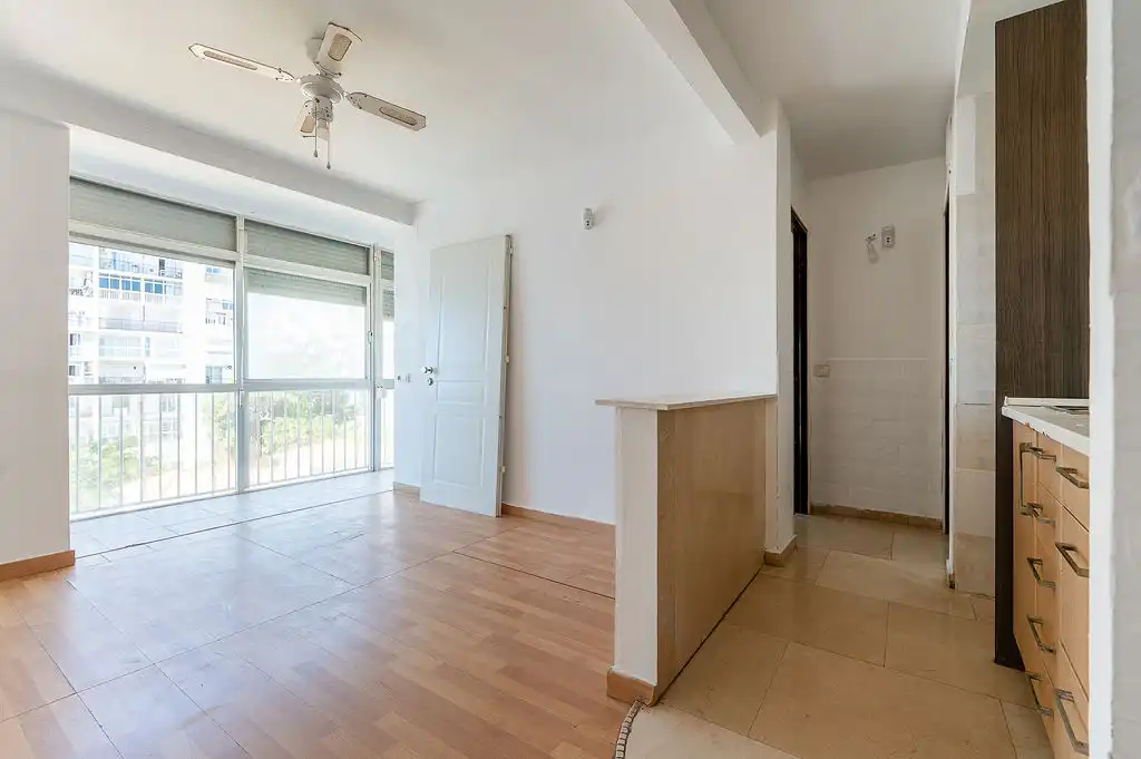 Apartamento con piscina en venta en C/ Alhamar, imagen 2