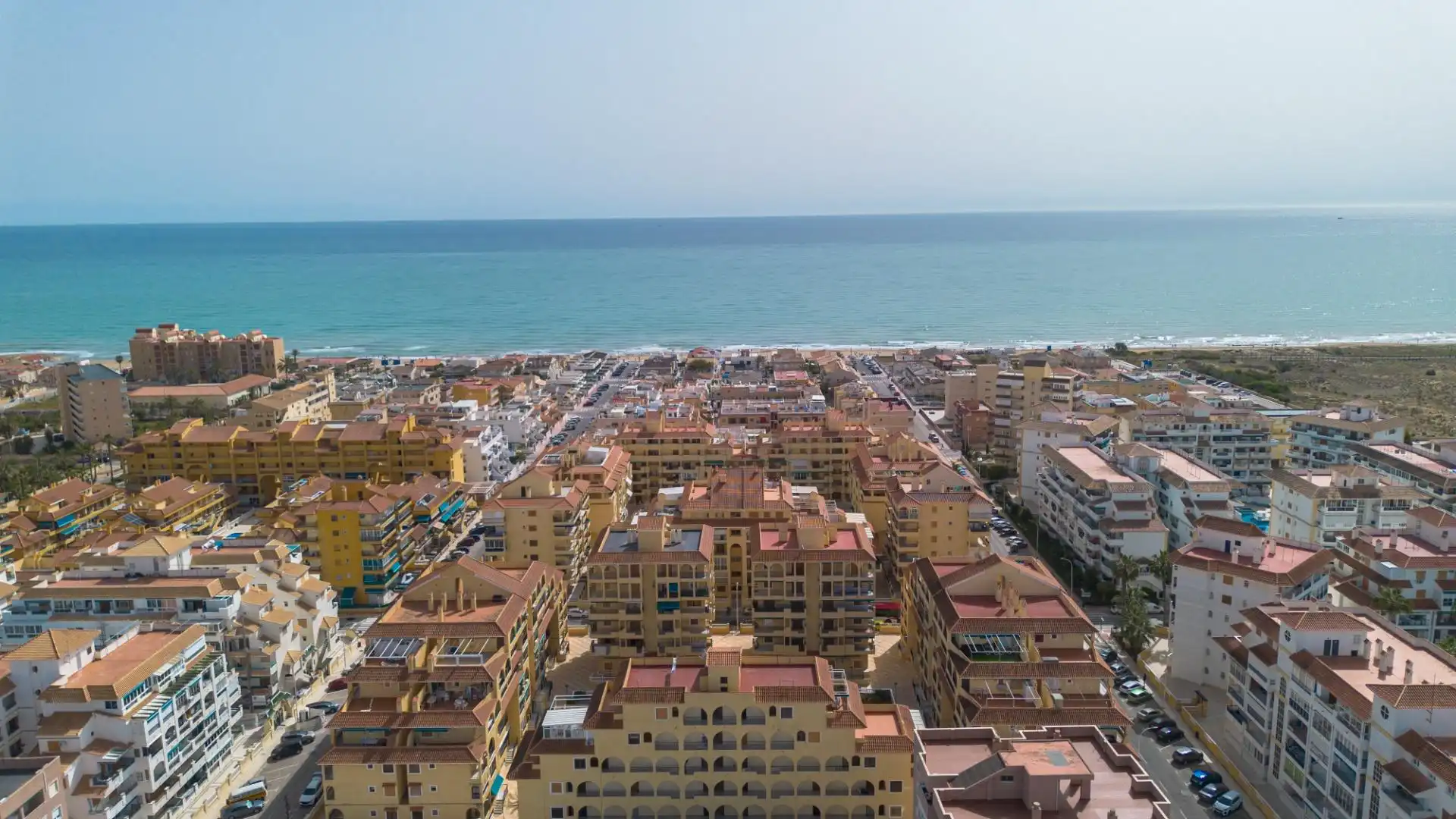 Vista exterior de Planta baixa en venda en Torrevieja amb Aire condicionat, Traster i Piscina