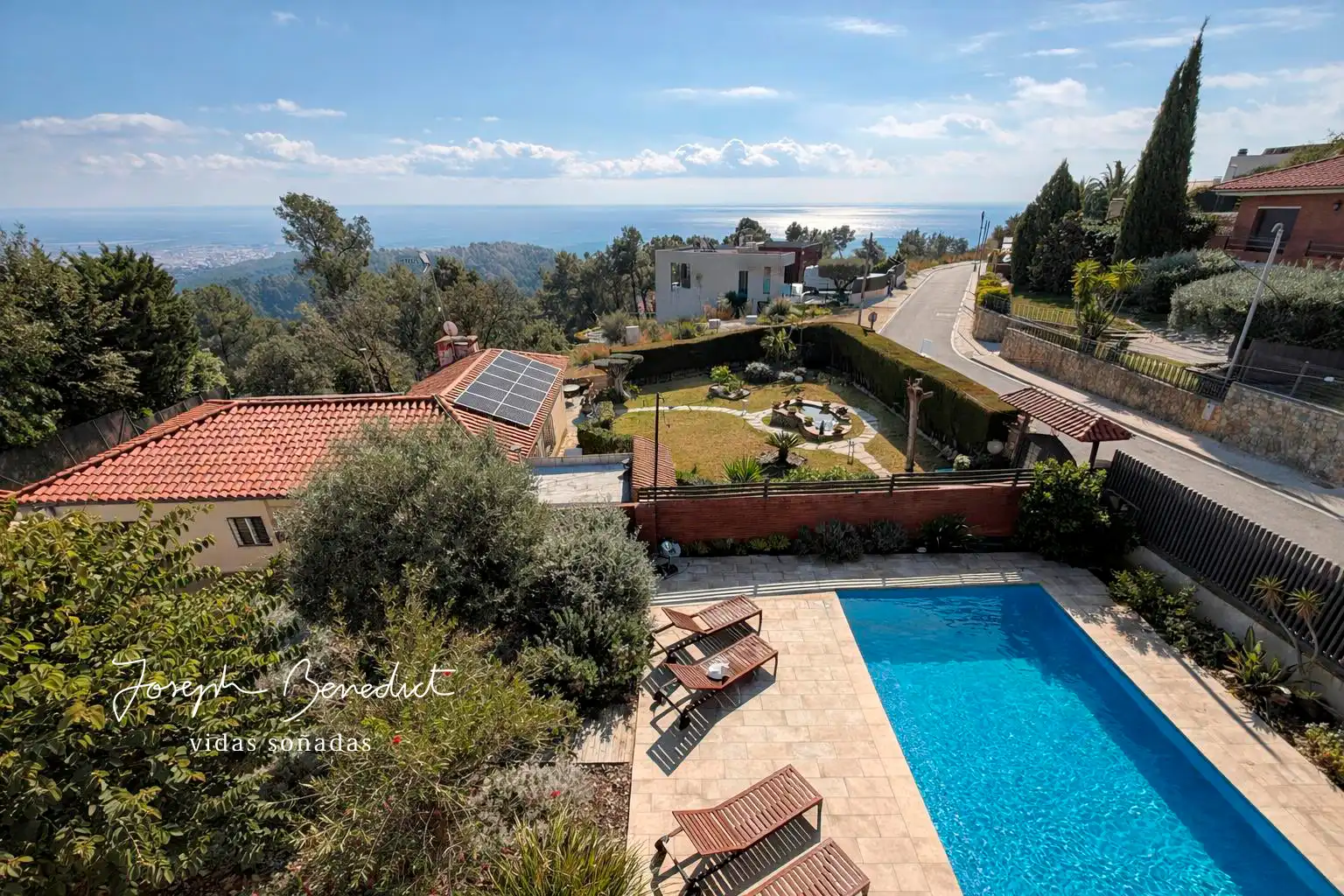 Piscina de Casa o xalet en venda en Castelldefels amb Aire condicionat, Calefacció i Jardí privat