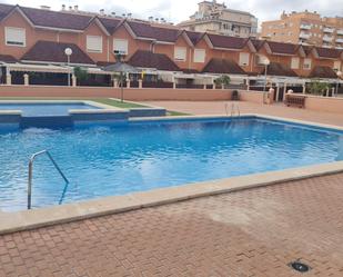 Piscina de Casa adosada en venda en Elche / Elx amb Aire condicionat, Calefacció i Terrassa