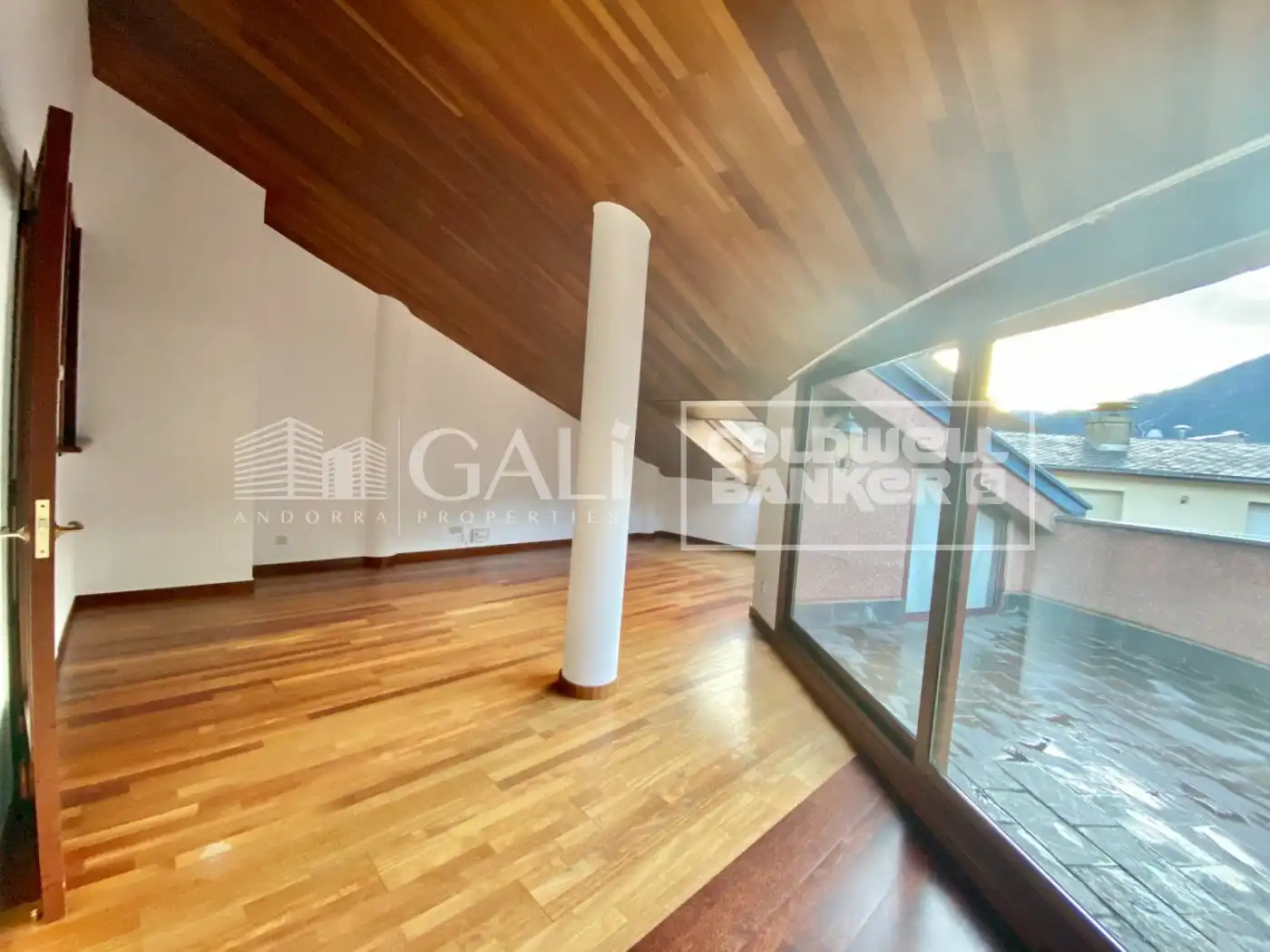 Penthouse with lift to rent in Calle Maria Pla, imagen 2