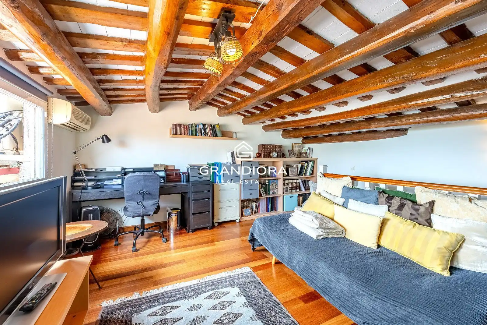 Sala d'estar de Casa adosada en venda en El Masnou amb Traster