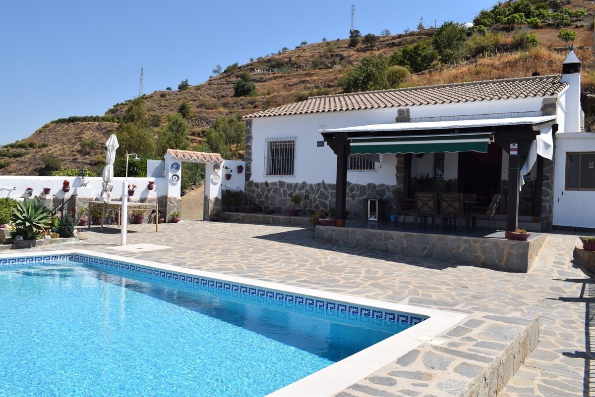 Piscina de Finca rústica en venda en Almuñécar amb Jardí privat, Terrassa i Traster