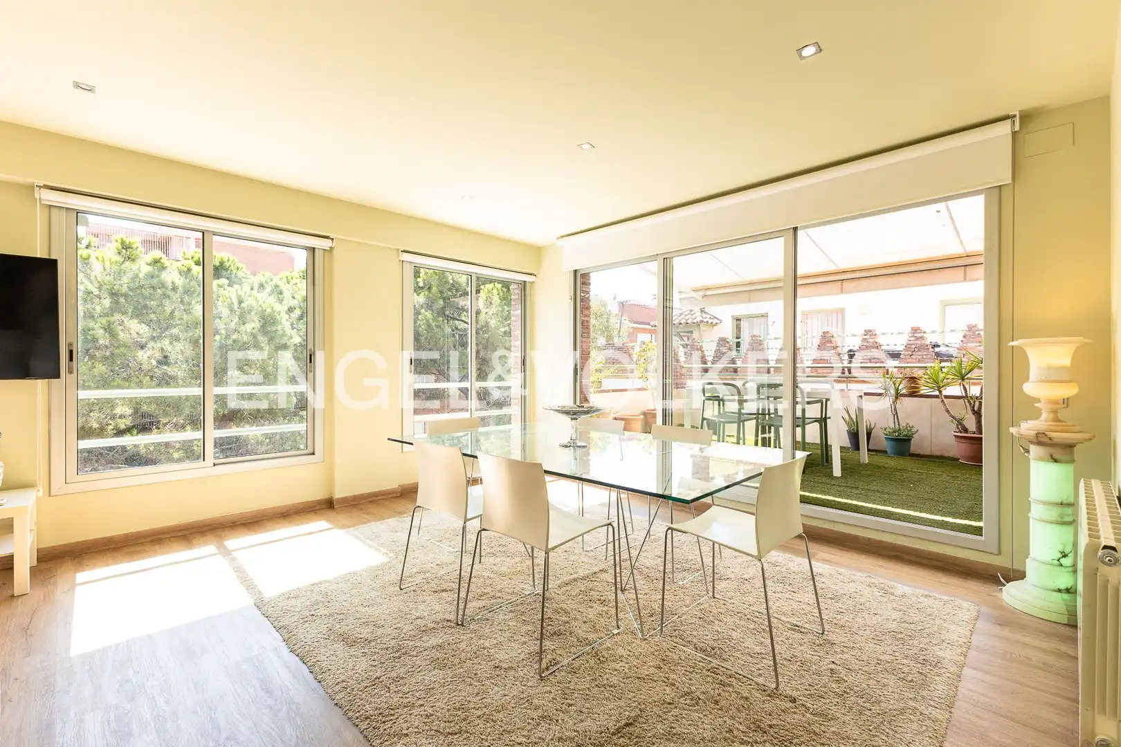 Dining room of Flat for rent in Barcelona  with Air Conditioner, Heating and Terrace