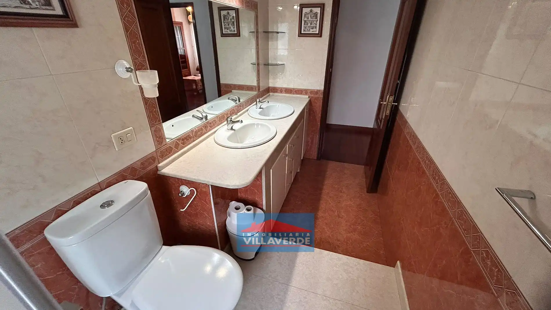 Bathroom of Flat for sale in Cangas   with Heating, Parquet flooring and Storage room