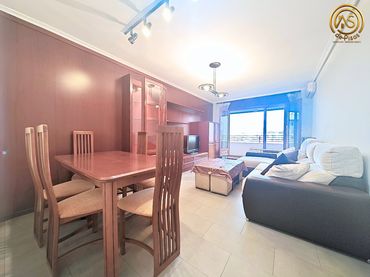 Appartamento con balcone in affitto a Calle del Monasterio de Samos 25