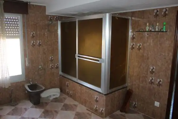 Baño de Casa adosada en venta en Urda con Calefacción, Terraza y Trastero