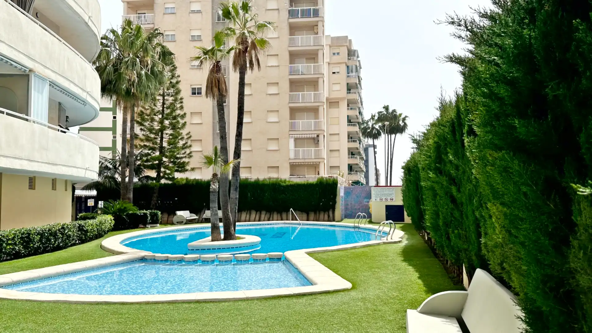 Piscina de Apartamento de alquiler en Gandia con Aire acondicionado, Calefacción y Terraza