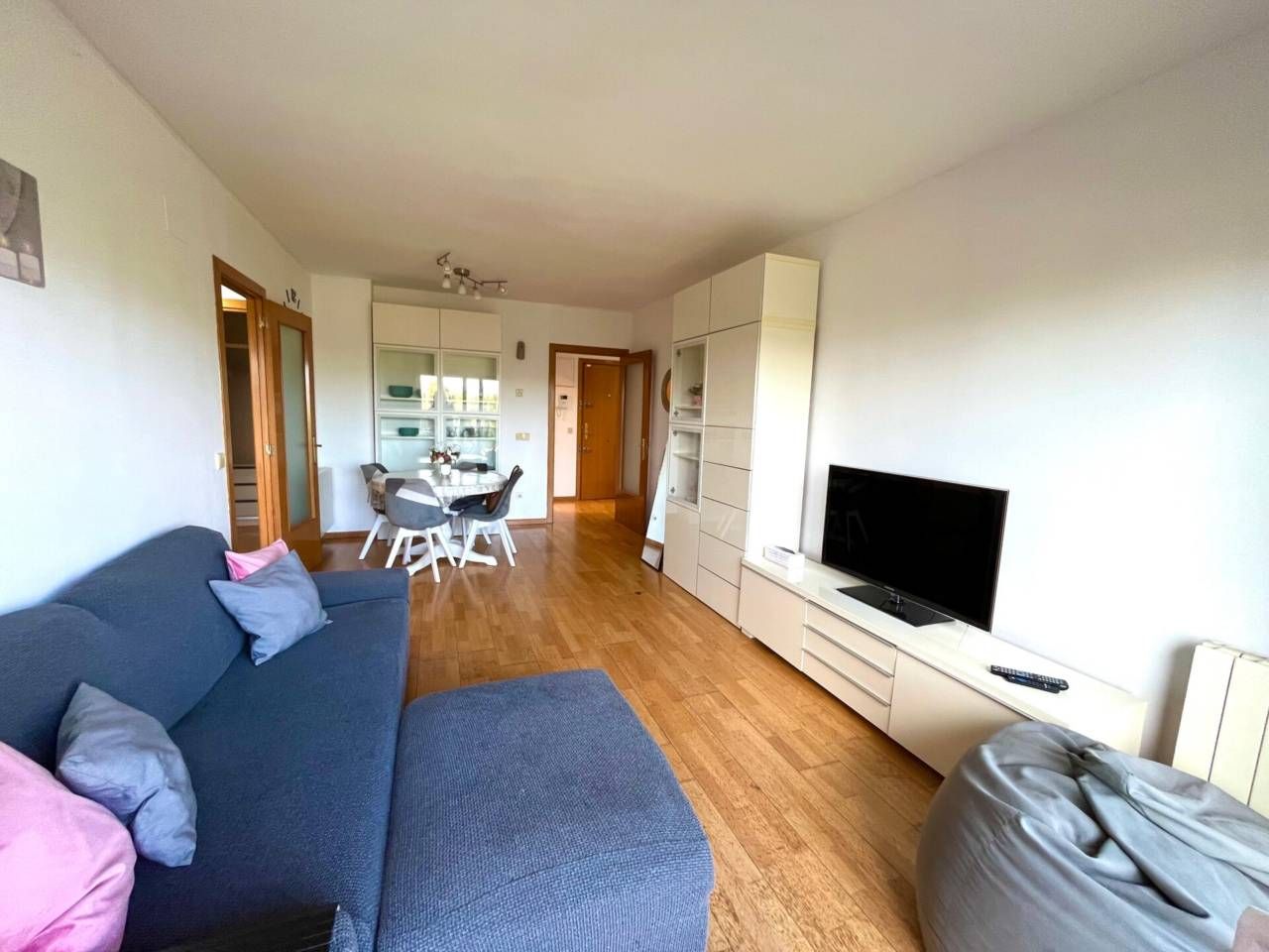 Living room of Flat to rent in Girona Capital  with Air Conditioner, Heating and Parquet flooring