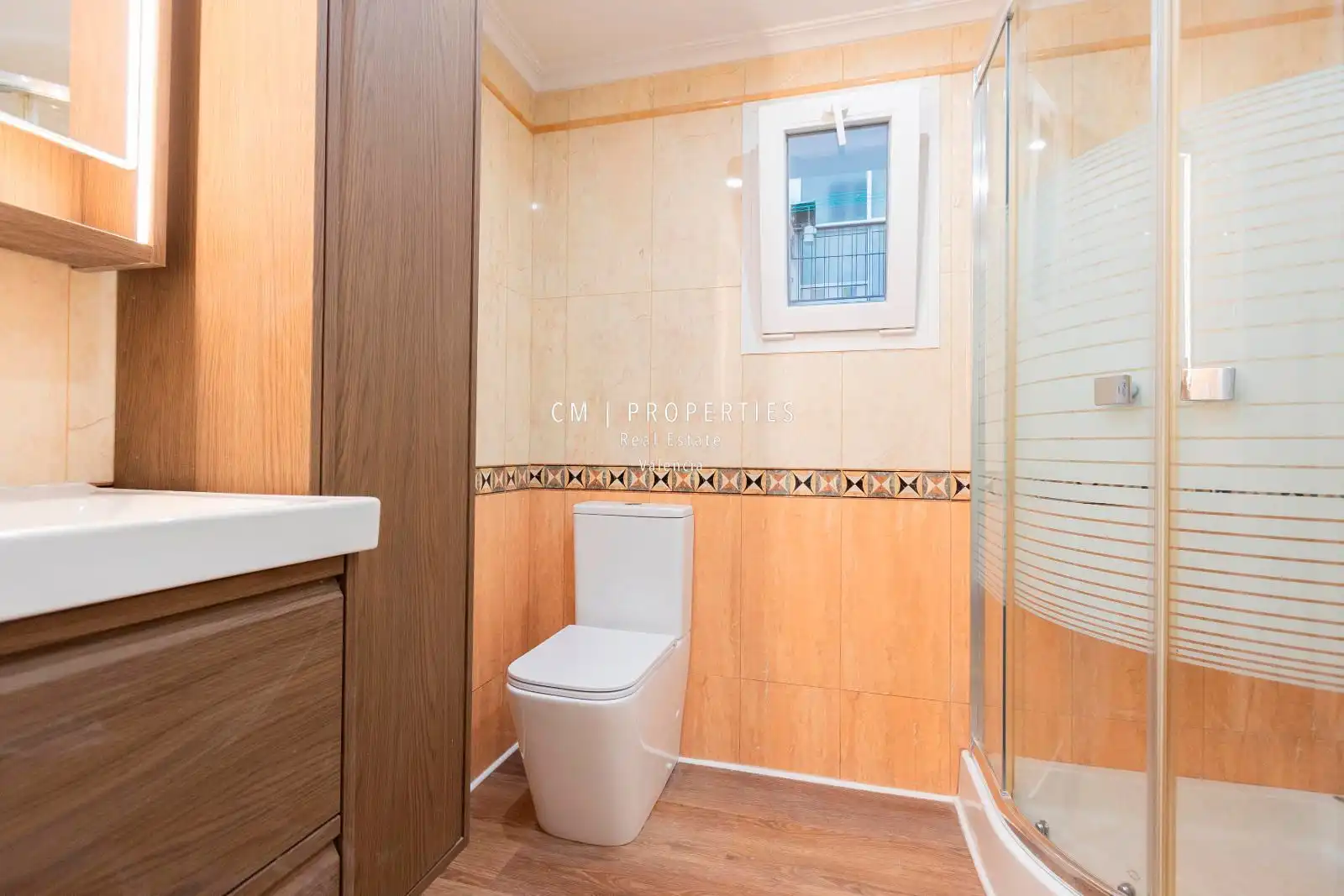 Baño de Piso en venta en Valencia con Aire acondicionado, Calefacción y Parquet