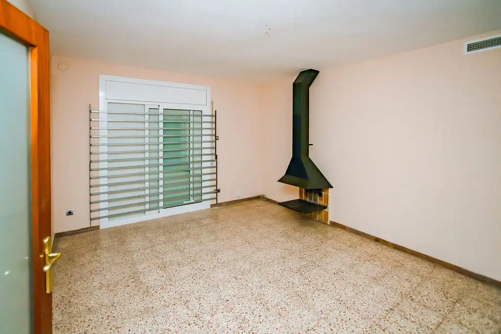 Living room of Flat for sale in Torrelles de Llobregat