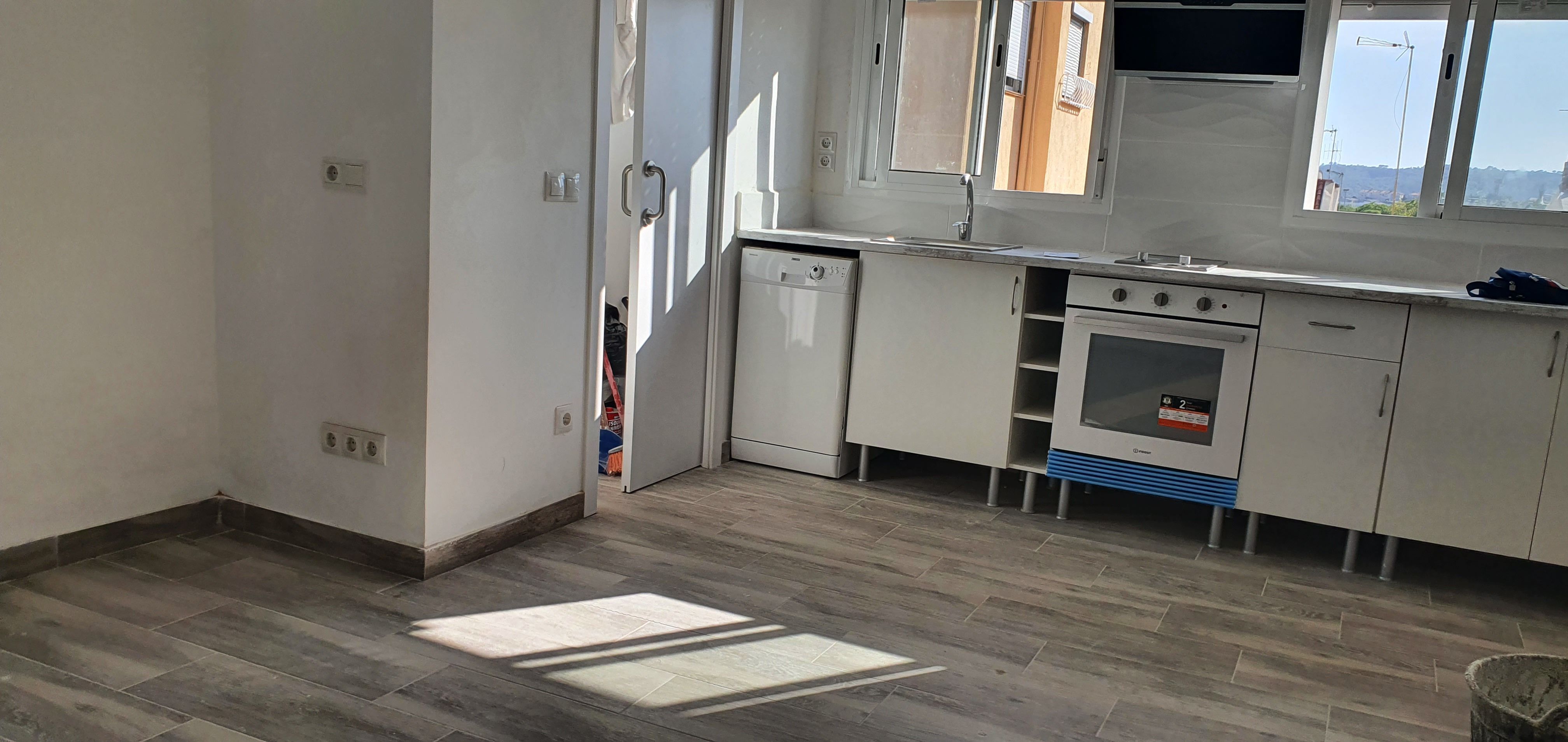 Kitchen of Flat for sale in Sabadell  with Parquet flooring, Oven and Internet