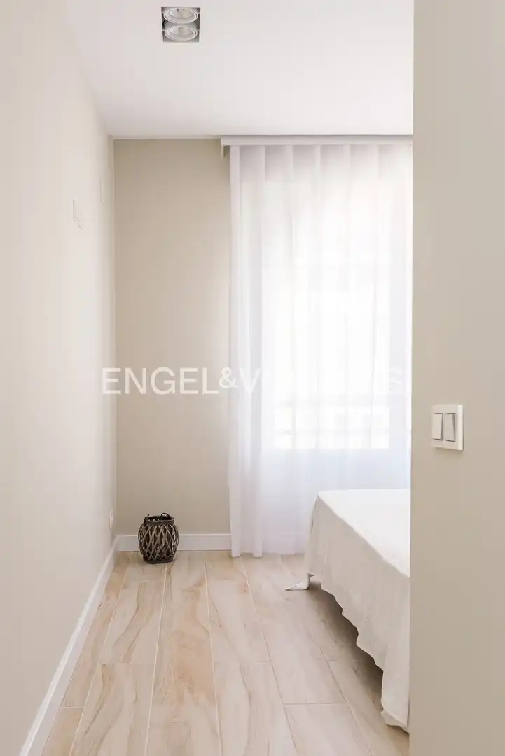 Schlafzimmer von Wohnung zur Miete in Madrid mit Klimaanlage, Heizung und Möbliert