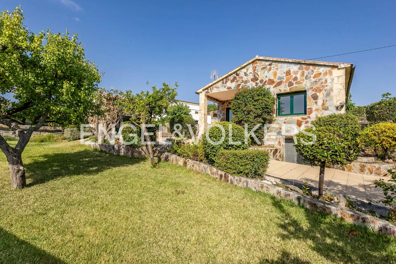 Vista exterior de Casa o xalet en venda en Font-rubí amb Calefacció, Jardí privat i Traster