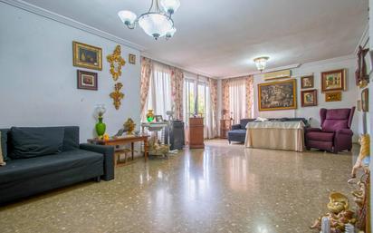 Living room of Flat for sale in  Sevilla Capital  with Air Conditioner