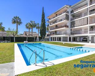 Piscina de Pis de lloguer en Roda de Berà amb Aire condicionat i Terrassa